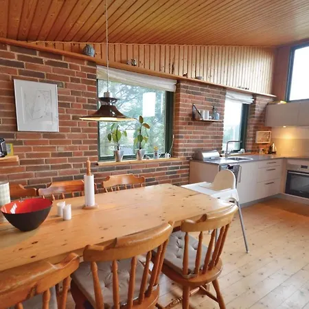 Holiday home Three-bedroom In