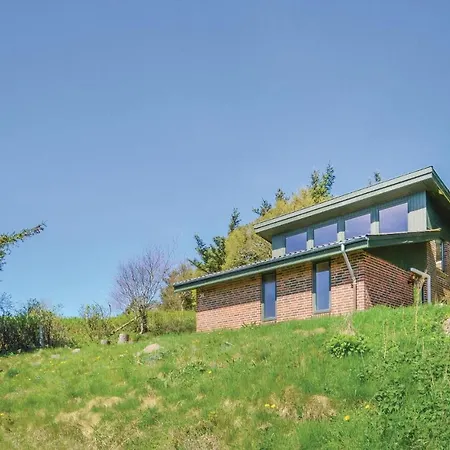 Hébergement de vacances Three-bedroom In *