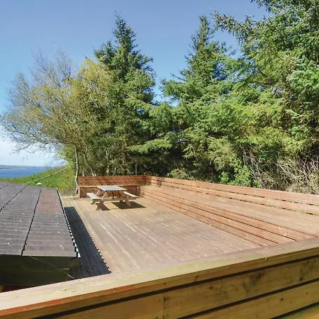 Three-bedroom In Hébergement de vacances